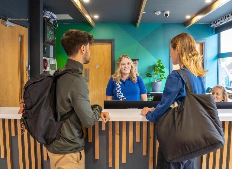 酒店 Snoozles Galway City Centre