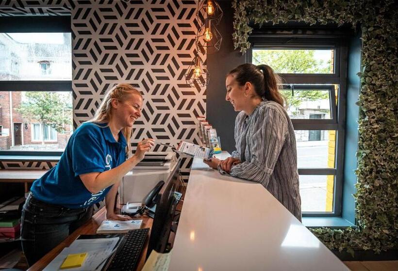 酒店 Snoozles Galway City Centre