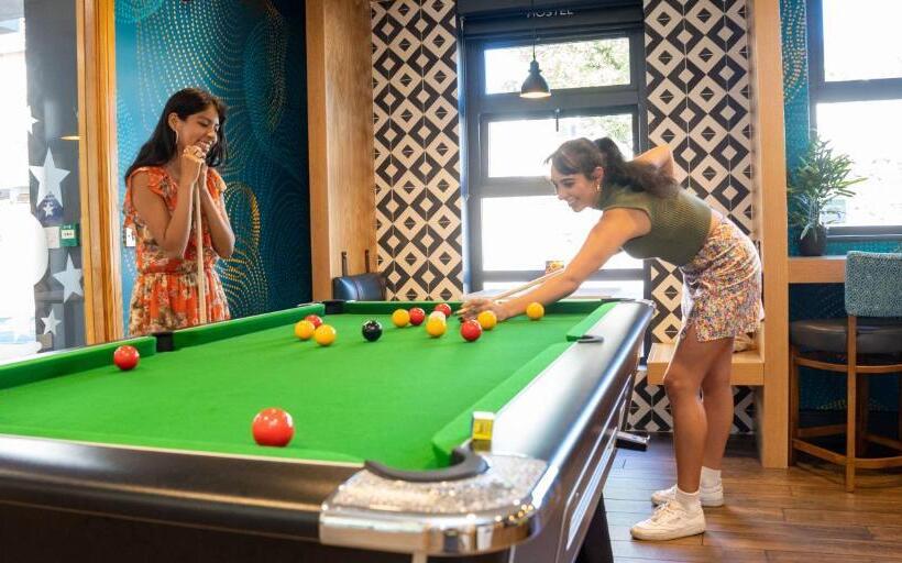 酒店 Snoozles Galway City Centre