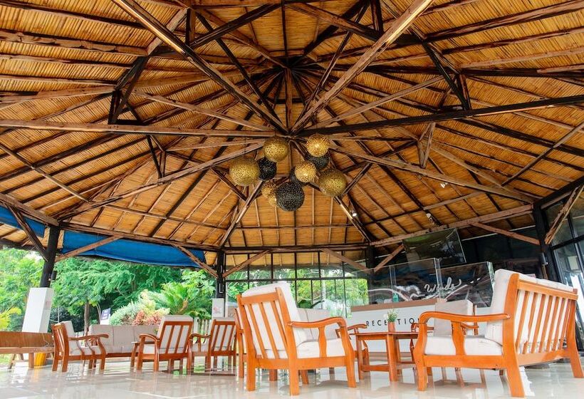 Hotel Ultra Winds Mountain Resort