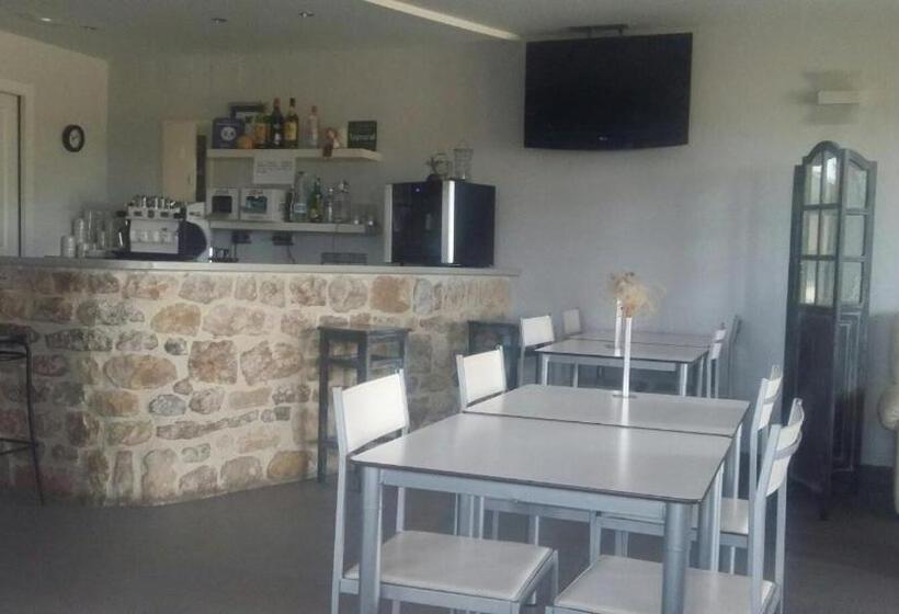 ホテル Valdelinares