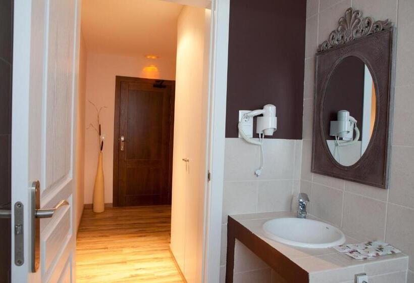 ホテル Valdelinares