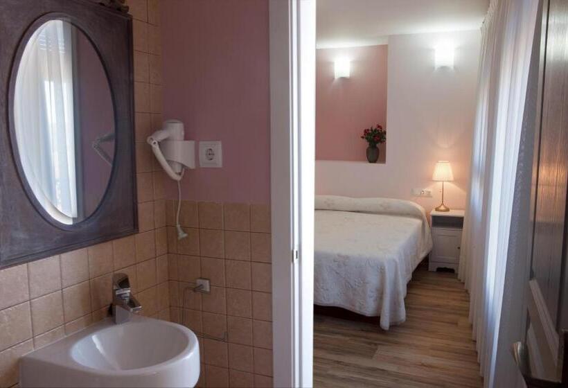 ホテル Valdelinares