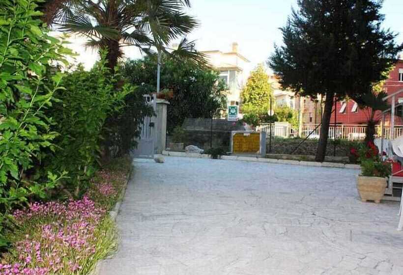 ホテル Villa Del Mare