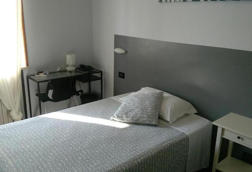 La Quercia Hotel Con Ristorante