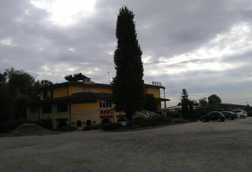 La Quercia Hotel Con Ristorante