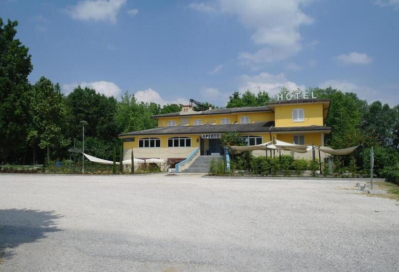 La Quercia Hotel Con Ristorante