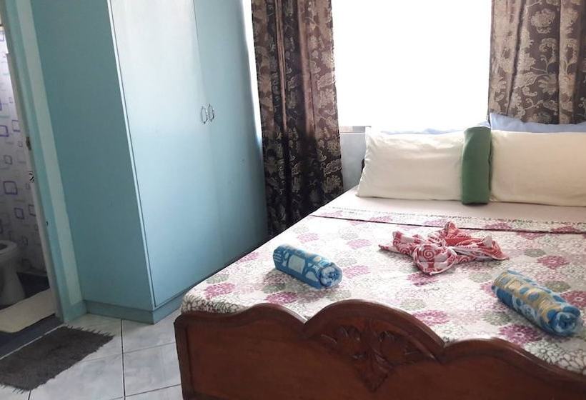 Our Melting Pot Tagaytay  Hostel