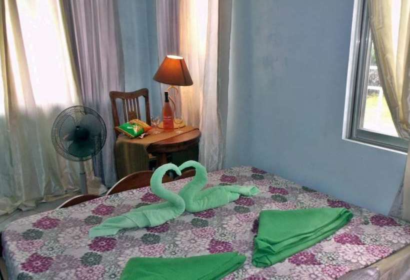 Our Melting Pot Tagaytay  Hostel