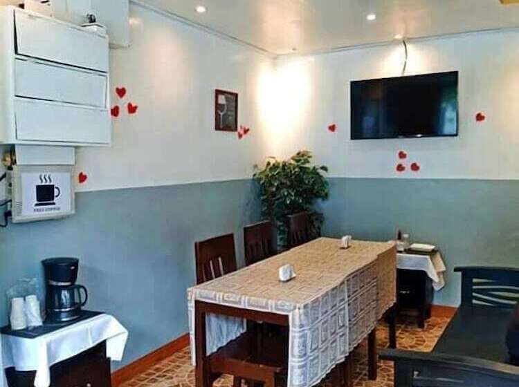 پانسیون Amax Inn Cebu