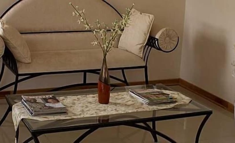 ペンション Ebony And Ivory