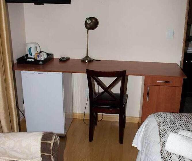 ペンション Ebony And Ivory