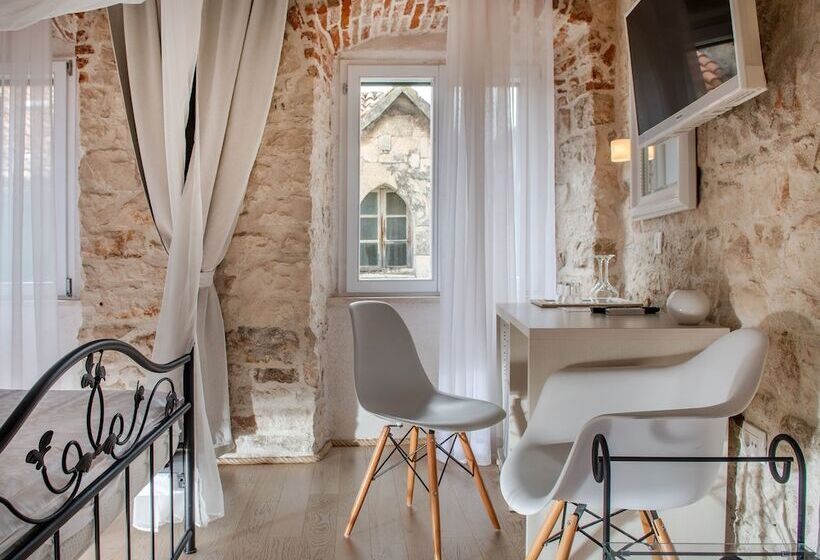 膳宿费 Palace Tartaglia