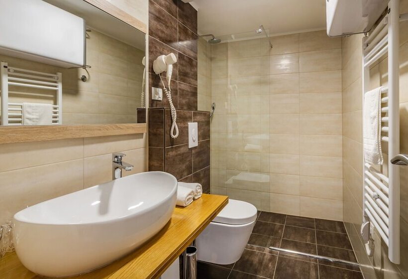 膳宿费 Palace Tartaglia