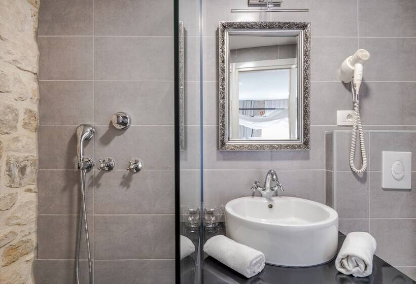 膳宿费 Palace Tartaglia