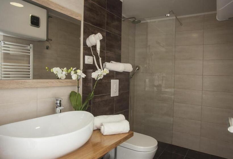 膳宿费 Palace Tartaglia