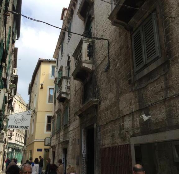 膳宿费 Palace Tartaglia