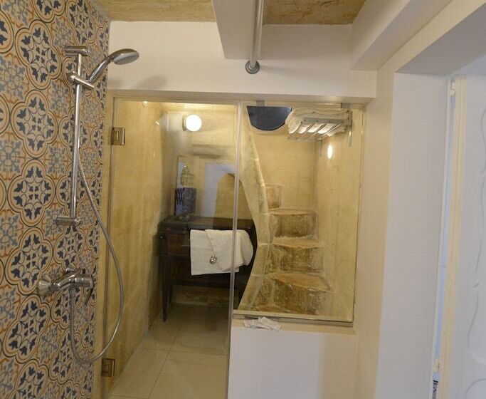 پانسیون Paulos Valletta