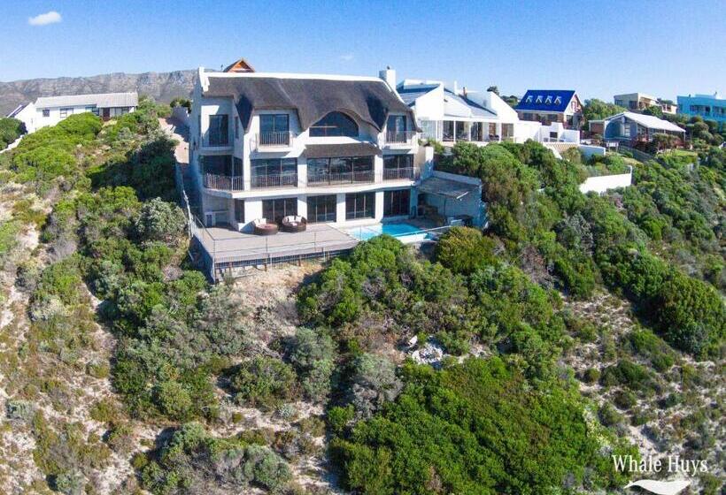 Whale Huys Luxury Oceanfront Eco Villa