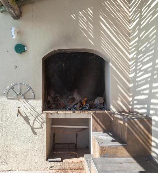 Whale Huys Luxury Oceanfront Eco Villa