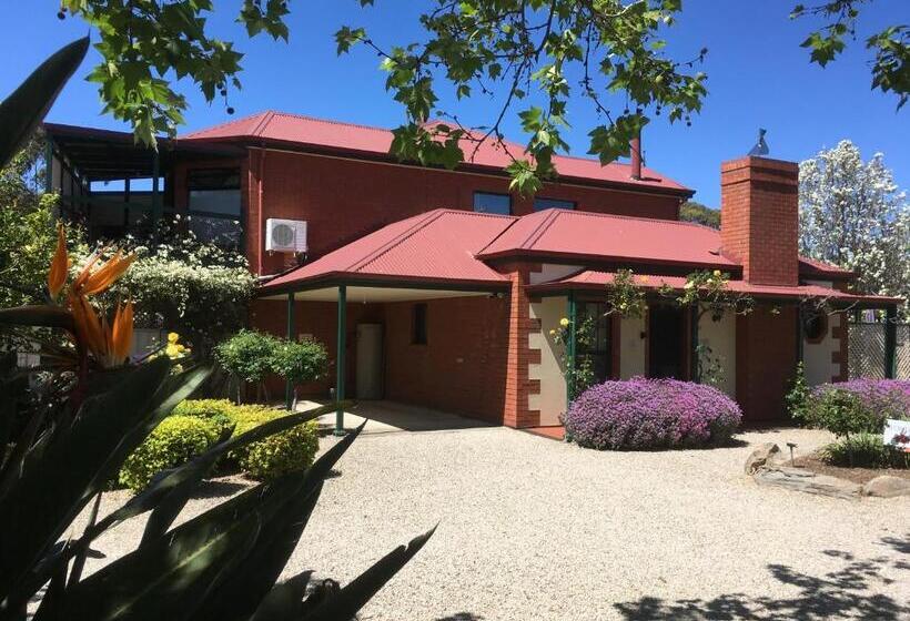 Wine And Roses Bed And Breakfast