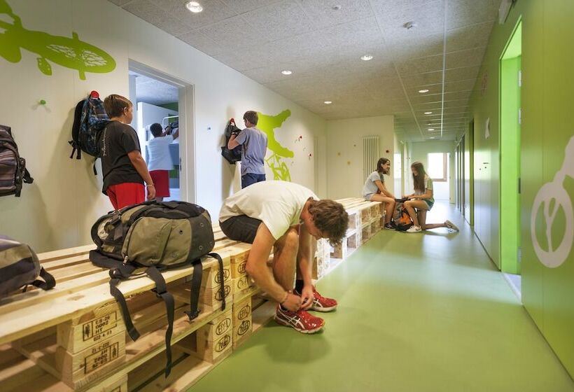 Youth Hostel Non Stop Inn By Irrisarri Land