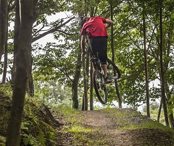 Youth Hostel Non Stop Inn By Irrisarri Land