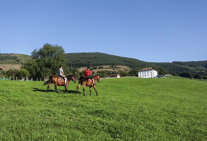 Youth Hostel Non Stop Inn By Irrisarri Land