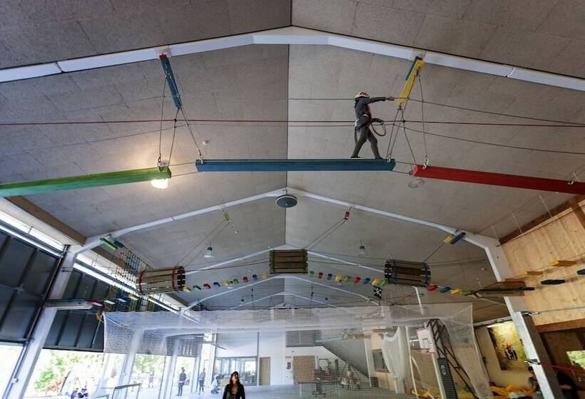 Youth Hostel Non Stop Inn By Irrisarri Land