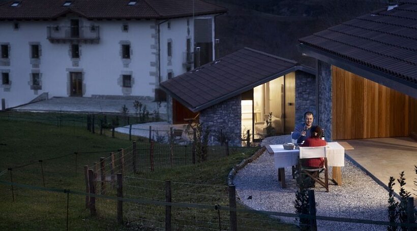 Youth Hostel Non Stop Inn By Irrisarri Land