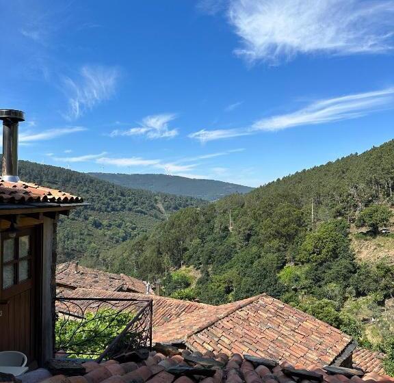 הוסטל Cerdeira  Home For Creativity