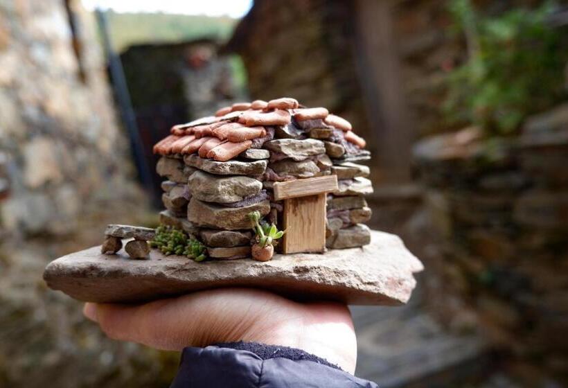 הוסטל Cerdeira  Home For Creativity