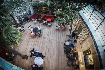 Arka Hostel