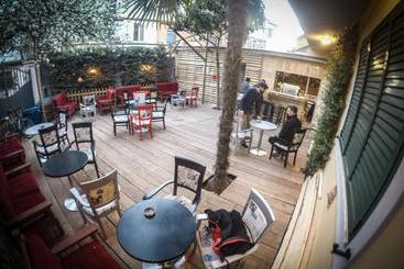 Arka Hostel