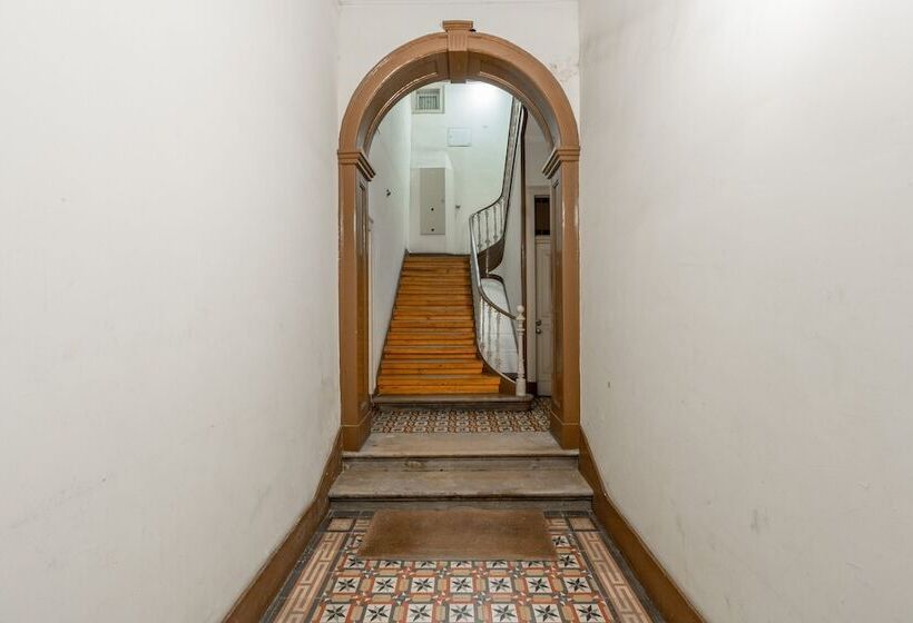 تختخواب و صبحانه C&o Guest House Lisbon