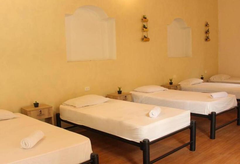 تختخواب و صبحانه La Vaina Cali