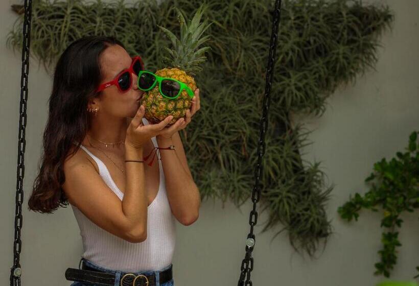 تختخواب و صبحانه La Vaina Cali