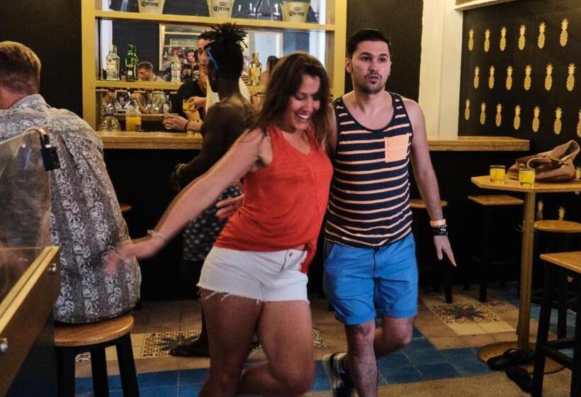 تختخواب و صبحانه La Vaina Cali