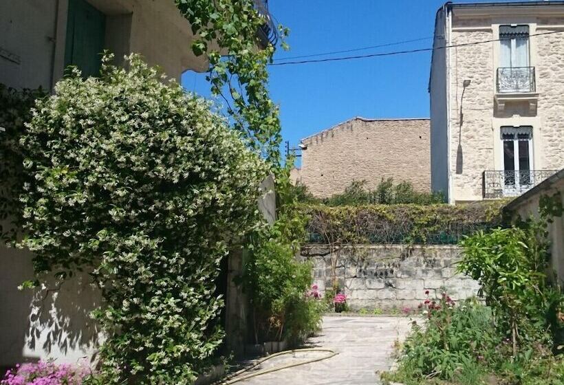 تختخواب و صبحانه Le Clos Chez Michel