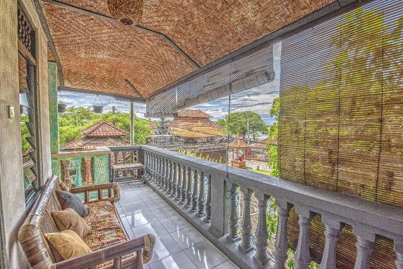 צימר Lovina Central Hostel