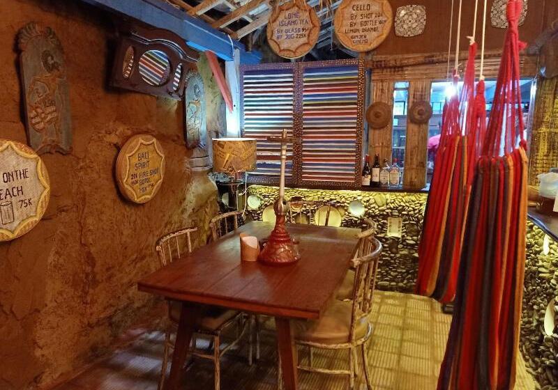 צימר Lovina Central Hostel