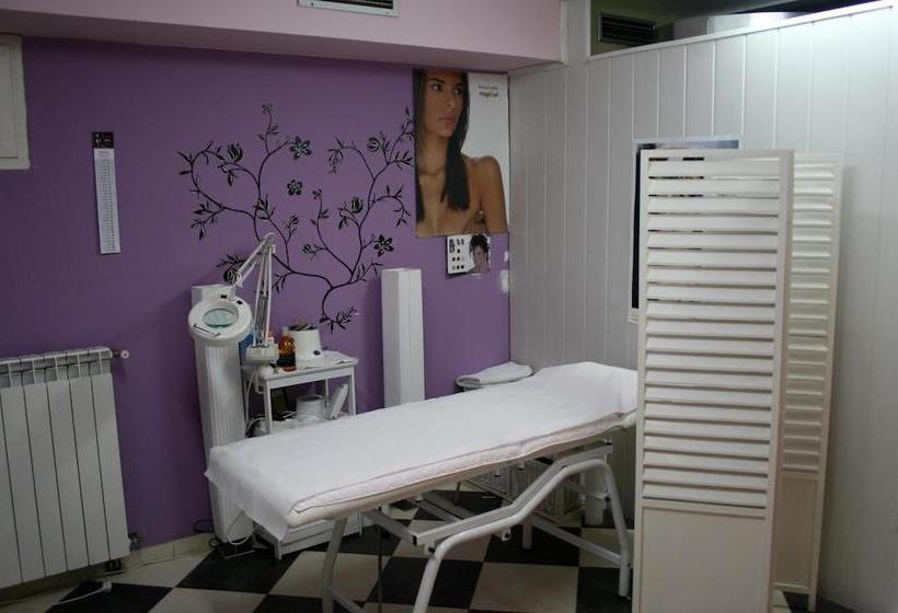 مبيت وإفطار Rooms Centar