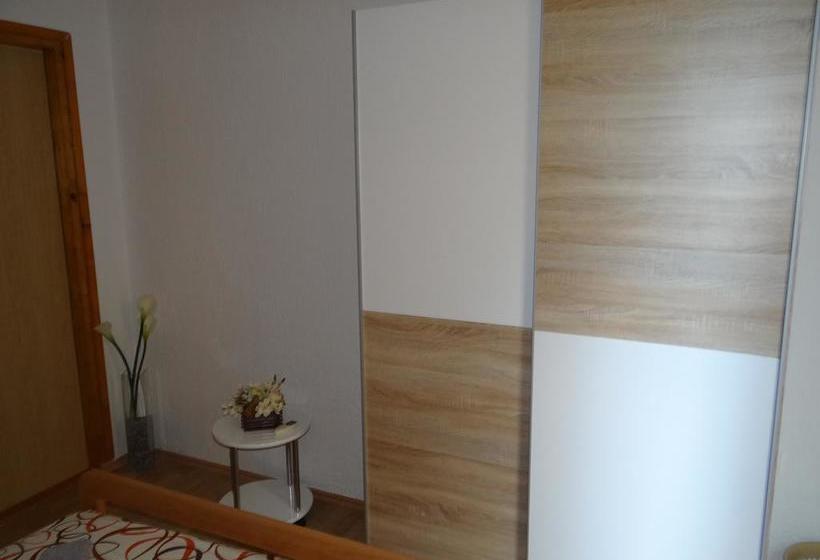 مبيت وإفطار Room Josip