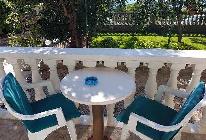 مبيت وإفطار Room Josip