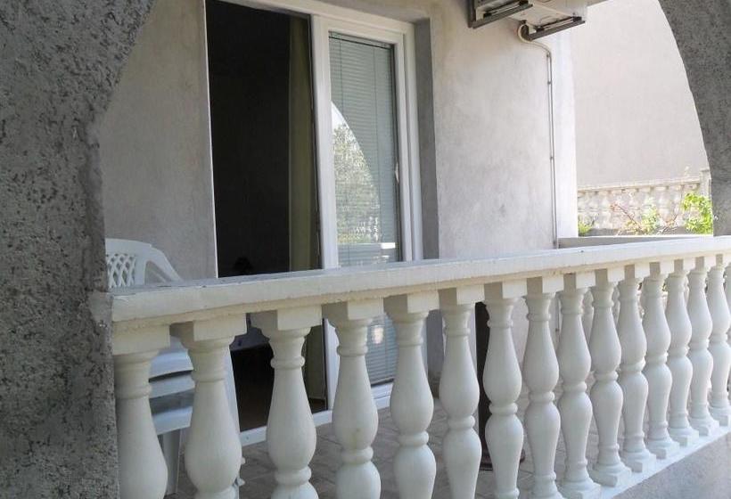 مبيت وإفطار Room Josip