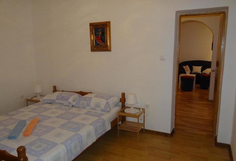 Bed and Breakfast Room Josip