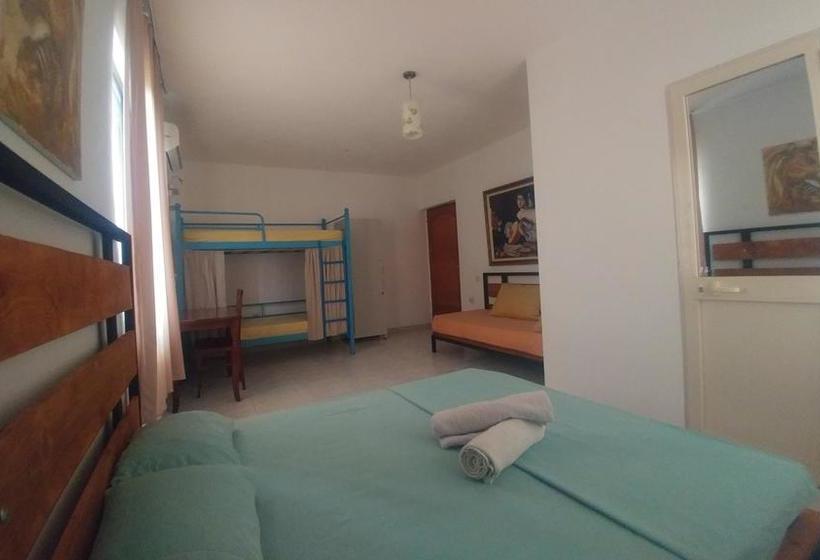 مسافرخانه Green Garden Guesthouse