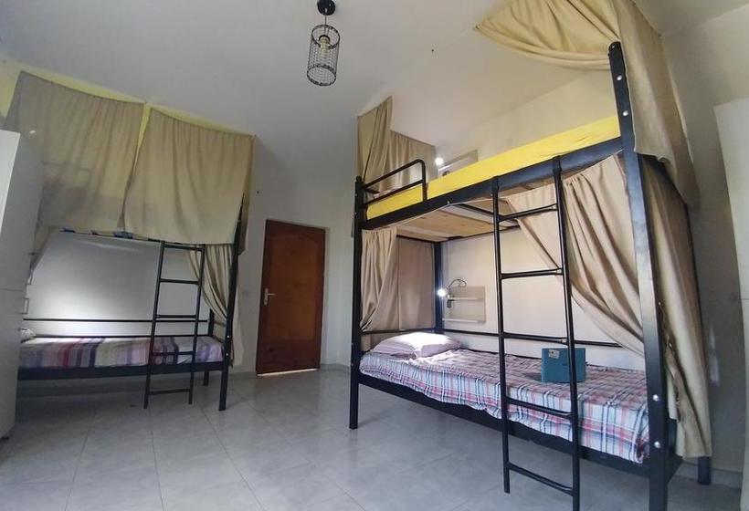 مسافرخانه Green Garden Guesthouse