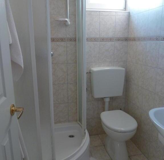 여관 Pansion Komfor Moča