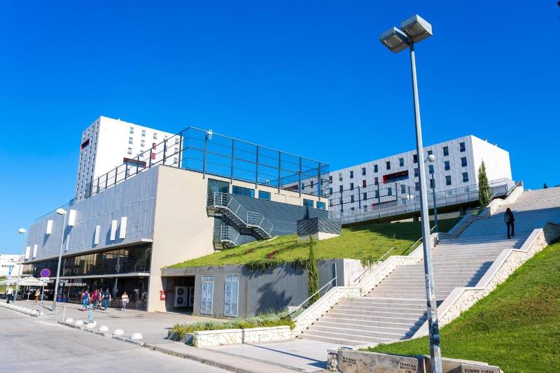 Rooms Dr. Franjo Tuđman   Hostel